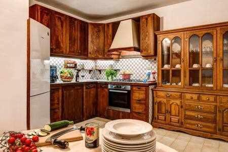 Gocce Villas - Villa De Flores Country Style Villa With Pool マッサ・ルブレンセ エクステリア 写真