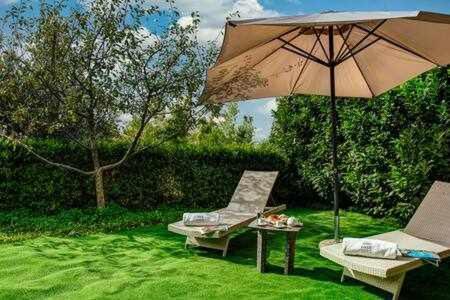Gocce Villas - Villa De Flores Country Style Villa With Pool マッサ・ルブレンセ エクステリア 写真
