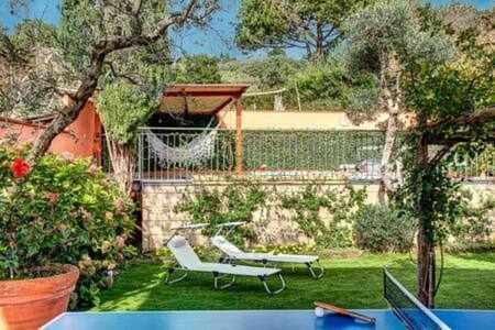 Gocce Villas - Villa De Flores Country Style Villa With Pool マッサ・ルブレンセ エクステリア 写真