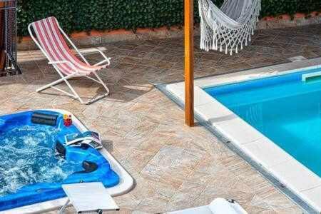 Gocce Villas - Villa De Flores Country Style Villa With Pool マッサ・ルブレンセ エクステリア 写真